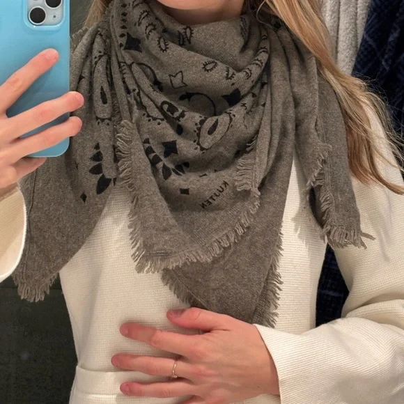 Kujten Large Gray Paisley Print Cashmere Bandana Scarf - Picture 3 of 3